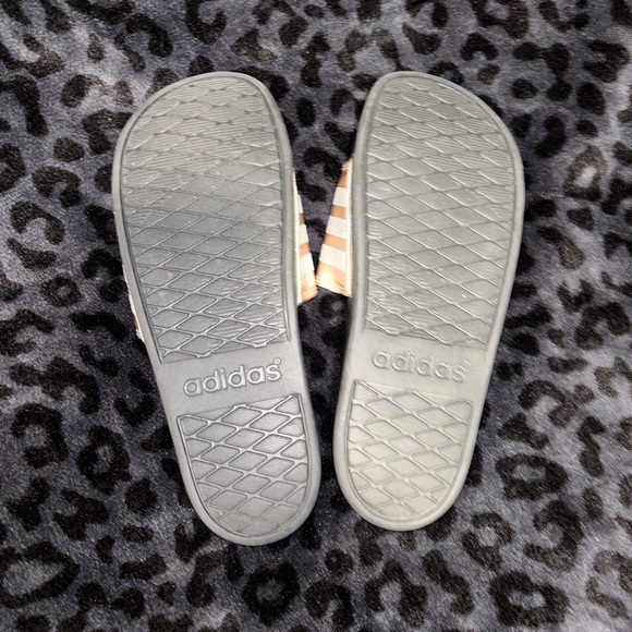NWOT adilette comfort slides shimmer - Picture 4 of 6